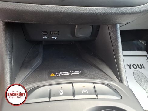 Used 2024 Buick Envista Preferred w/ Convenience II Package FWD image 12