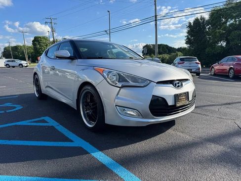 Used 2012 Hyundai Veloster w/ Style Pkg FWD image 4