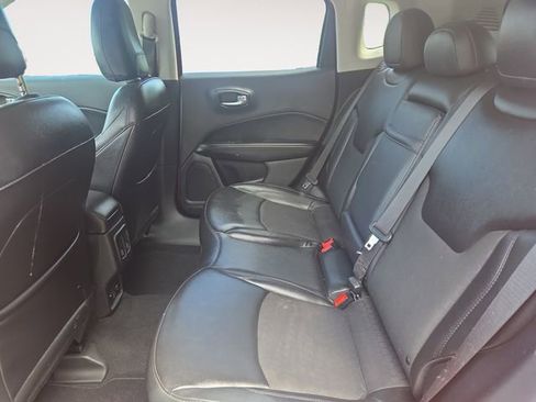 Used 2019 Jeep Compass Latitude FWD image 14