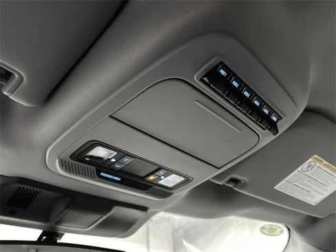 New 2023 Ford F550 4x4 Regular Cab Super Duty image 31