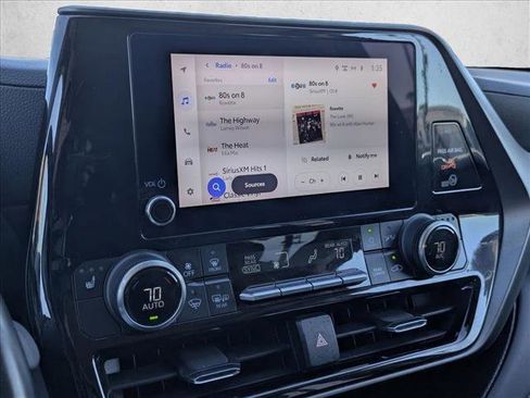 Used 2024 Toyota Highlander XLE image 13