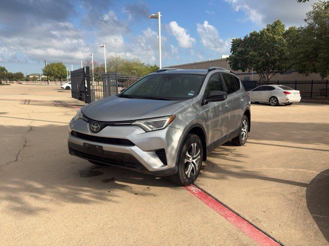 Used 2018 Toyota RAV4 LE FWD image 1