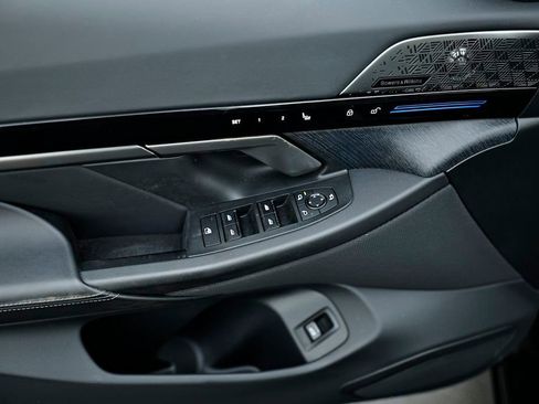 Used 2024 BMW 530i 530i w/ M Sport Package image 14