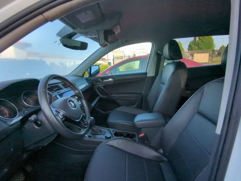 Used 2021 Volkswagen Tiguan SE AWD/4WD image 6
