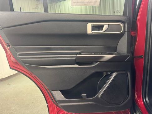 Used 2020 Ford Explorer XLT AWD/4WD image 27