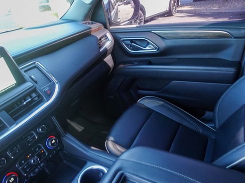Used 2024 Chevrolet Suburban Premier AWD/4WD image 22