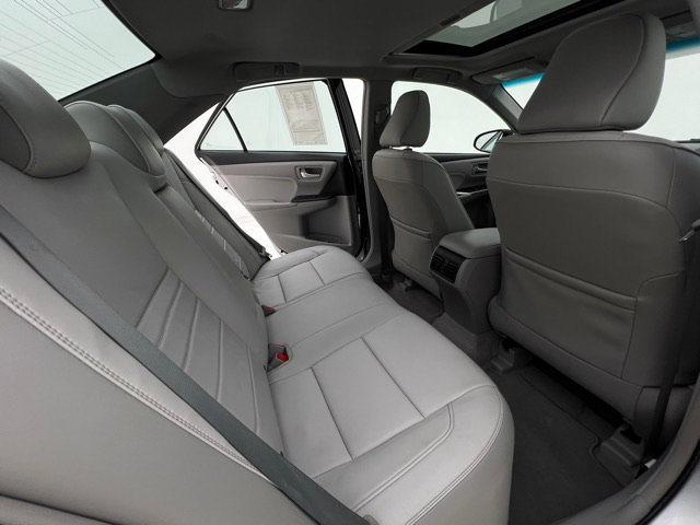 Used 2015 Toyota Camry XLE w/ Moonroof Package FWD image 14