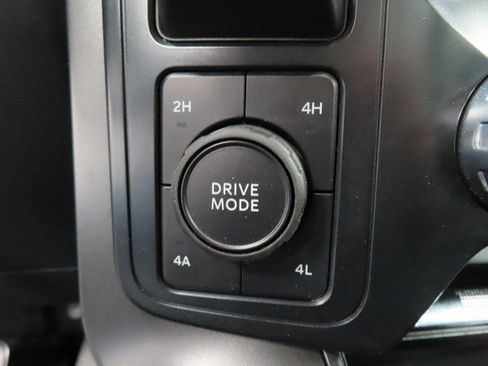 Used 2025 Ford F150 Lariat image 61