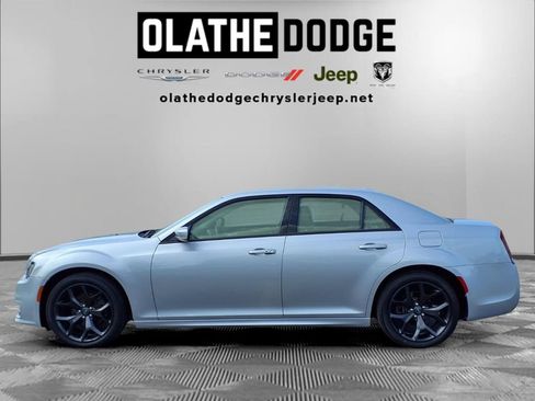 Used 2021 Chrysler 300 Touring L RWD image 30