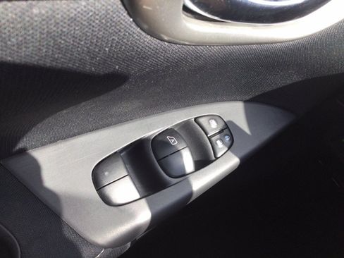 Used 2014 Nissan Sentra S FWD image 33