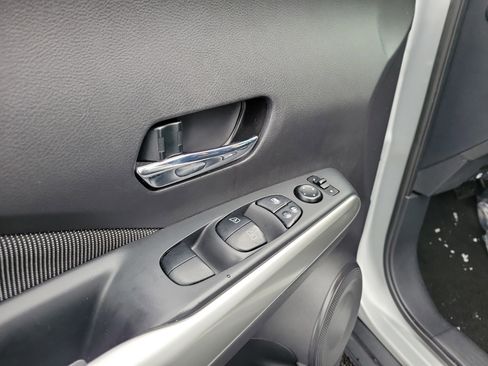 Certified 2020 Nissan Kicks SV image 18