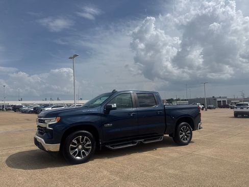 Used 2022 Chevrolet Silverado 1500 LT w/ Texas Edition Plus RWD image 11