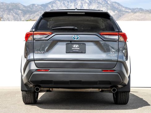 Used 2021 Toyota RAV4 LE w/ Carpet Mat Package (TMS) AWD/4WD image 9