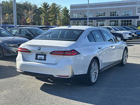 Used 2024 BMW 530i xDrive w/ Convenience Package image 2