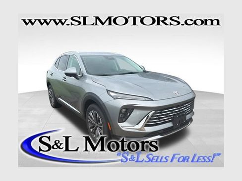 Used 2025 Buick Envision Preferred AWD/4WD image 1