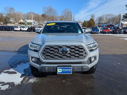 Used 2021 Toyota Tacoma TRD Off-Road image 8