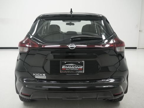 Used 2023 Nissan Kicks S FWD image 5