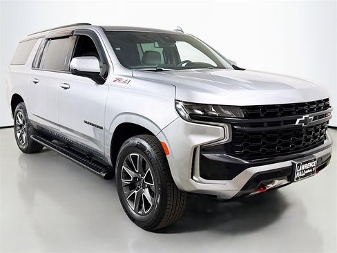 Certified 2023 Chevrolet Suburban Z71 w/ Luxury Package image 3