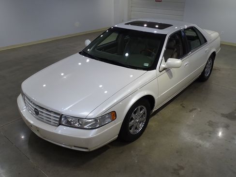 Used 2000 Cadillac Seville STS w/ Convenience Pkg FWD image 2