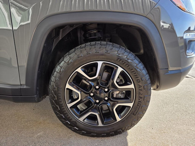 Used 2021 Jeep Compass Trailhawk AWD/4WD image 33