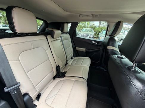 Used 2020 Ford Escape Titanium w/ Titanium Premium Package 2.0 image 12