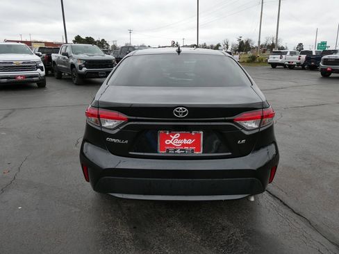 Used 2022 Toyota Corolla LE image 5