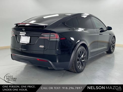 Used 2023 Tesla Model X Plaid image 6