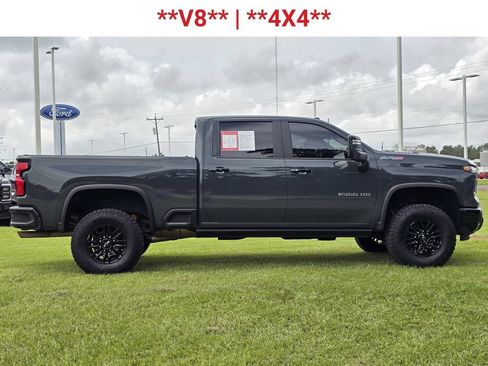 Used 2025 Chevrolet Silverado 2500 ZR2 w/ Technology Package AWD/4WD image 10