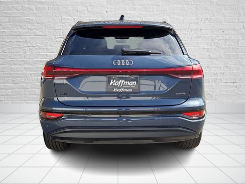 Used 2025 Audi Q6 e-tron Premium Plus image 5