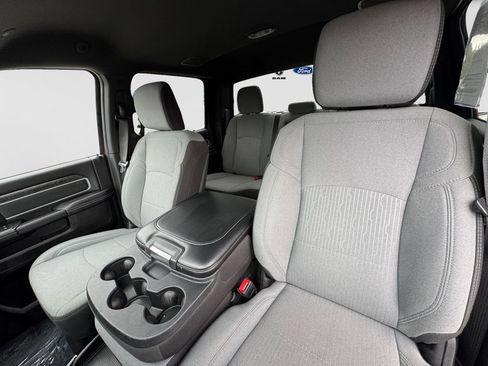 Used 2024 RAM 2500 Big Horn w/ Safety Group AWD/4WD image 19