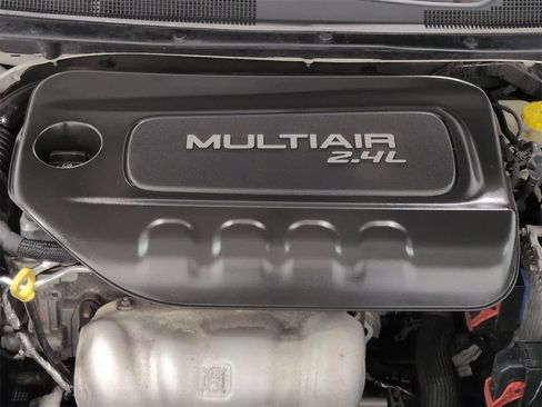 Certified 2017 Chrysler 200 Limited Platinum image 15