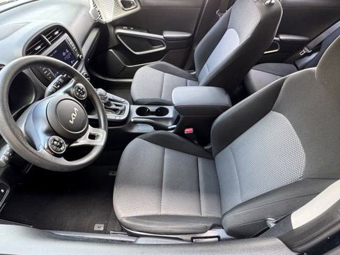 Used 2022 Kia Soul LX w/ Technology Package FWD image 15