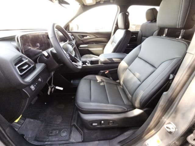 Used 2026 Chevrolet Traverse LT w/ Midnight/Sport Edition FWD image 3
