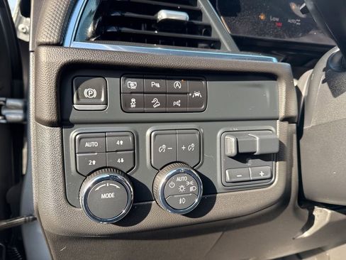 Used 2025 Chevrolet Tahoe RST w/ Comfort Package image 17