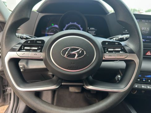 Used 2023 Hyundai Elantra Blue FWD image 15