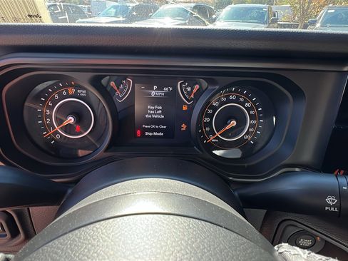 New 2025 Jeep Gladiator Sport image 23