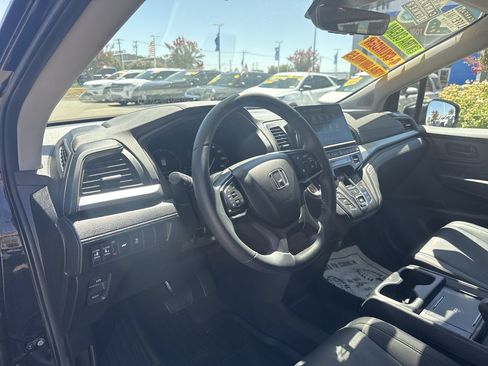 Used 2025 Honda Odyssey EX-L image 9