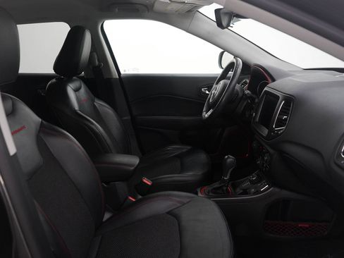 Used 2018 Jeep Compass Trailhawk w/ Cold Weather Group image 11