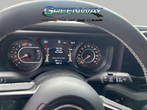 Used 2025 Jeep Wrangler Willys image 12