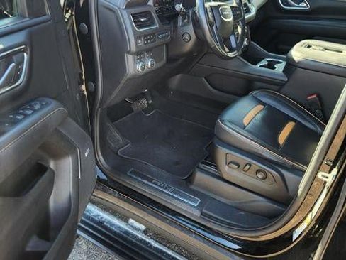 Used 2022 GMC Yukon AT4 w/ Technology Package AWD/4WD image 11