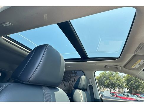 Used 2025 Honda Pilot Touring image 21