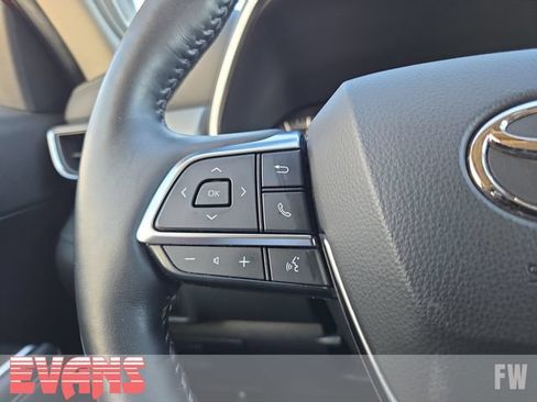 Used 2021 Toyota Highlander Platinum AWD/4WD image 17