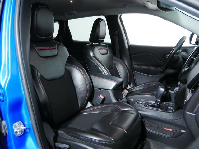 Used 2020 Jeep Cherokee Trailhawk w/ Comfort/Convenience Group AWD/4WD image 15