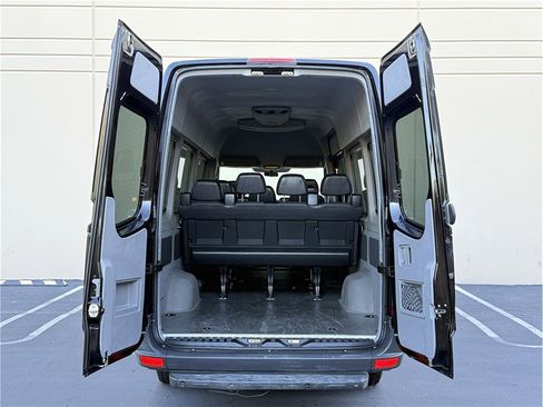 Used 2014 Mercedes-Benz Sprinter 2500 image 20