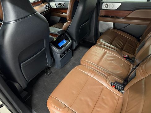 Used 2023 Lincoln Navigator Reserve AWD/4WD image 22