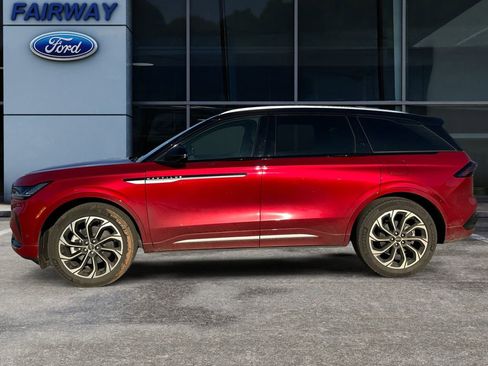 Used 2024 Lincoln Nautilus Reserve w/ Equipment Group 202A image 7