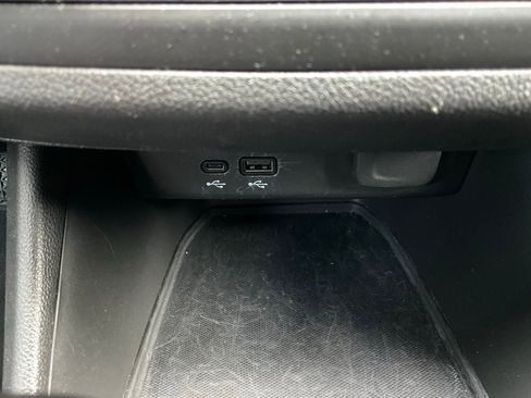 Used 2025 Buick Envista Preferred image 24