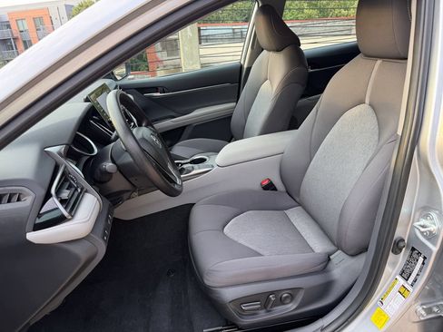 Used 2024 Toyota Camry LE FWD image 11