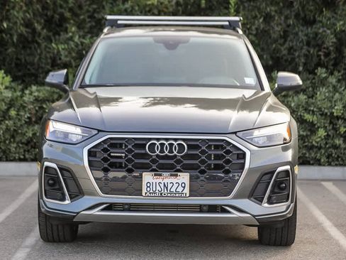 Used 2021 Audi Q5 e Premium w/ Convenience Package image 2