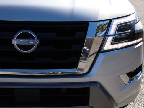 Used 2024 Nissan Armada SV image 16